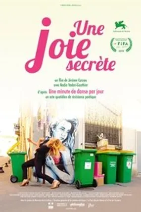Affiche officielle du film Une joie secrète (2019) en French - HDLight - Regarder en streaming sur GauloisFlix