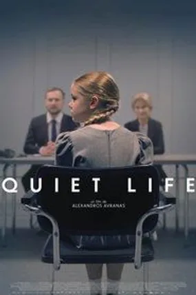 Affiche officielle du film Quiet Life (2025) en VOSTFR - HDLight - Regarder en streaming sur GauloisFlix