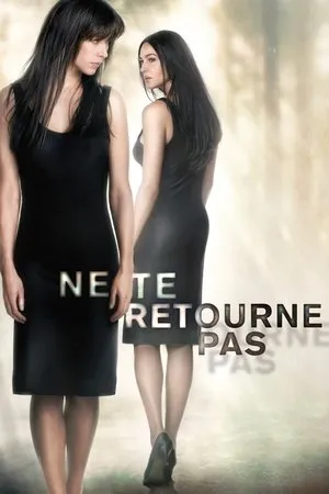 Affiche du film Ne te retourne pas